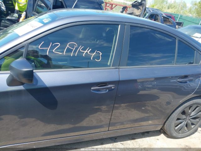 4S3BNAB6XH3021563 Subaru Legacy 2.5i