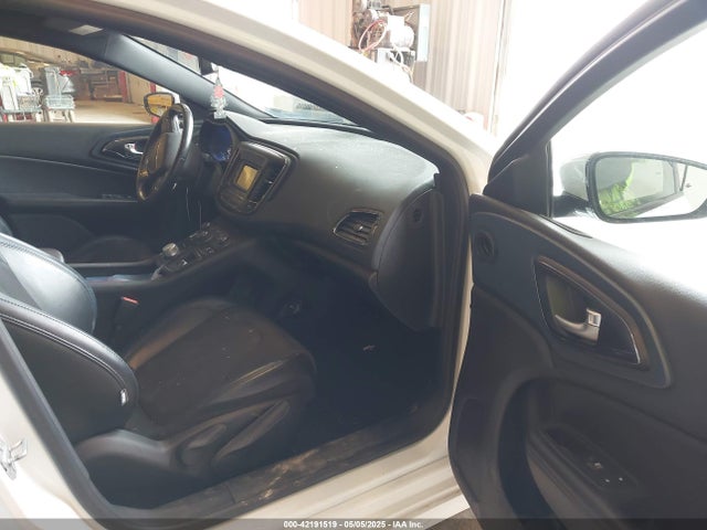 Chrysler 200 S 2015 1C3CCCBG7FN756943 Image 5