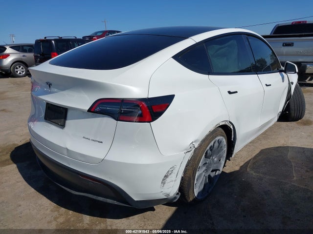 7SAYGDEF8NF320293 Tesla 2022