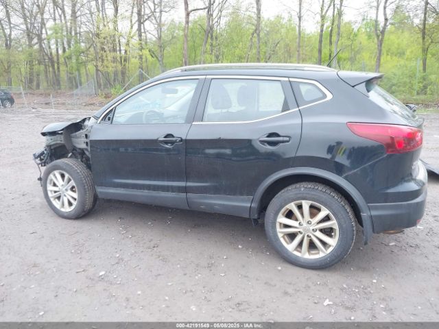JN1BJ1CP8JW187445 Nissan Rogue Sport Sv