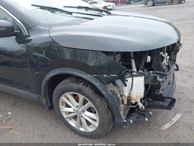 JN1BJ1CP8JW187445 Nissan Rogue Sport Sv