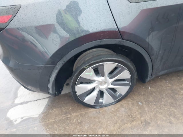 7SAYGDEE5RA260614 Tesla Model Y