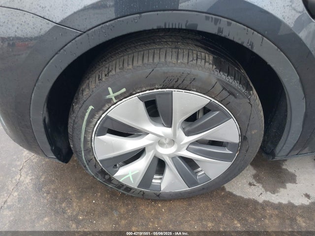 7SAYGDEE5RA260614 Tesla Model Y