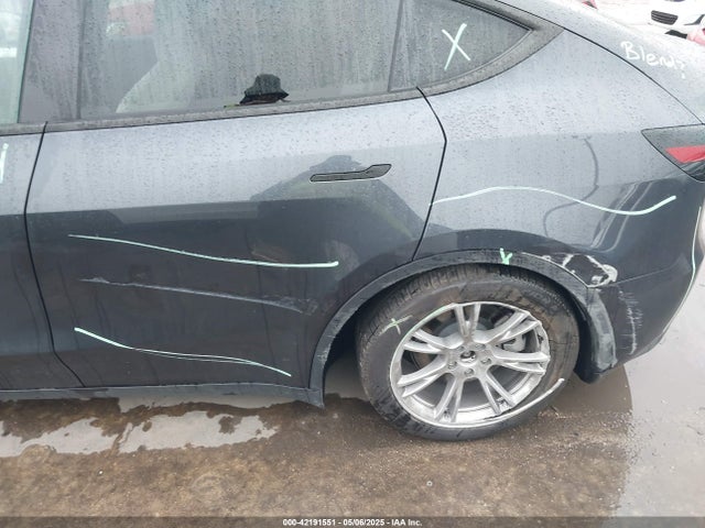 2024 TESLA MODEL Y 7SAYGDEE5RA260614 Photo 5