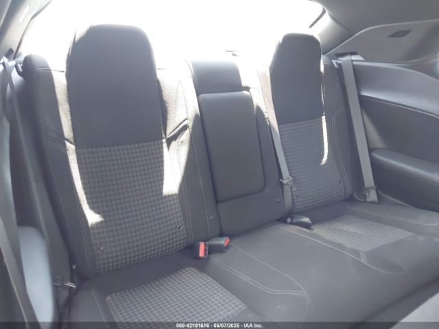 2C3CDZAG5PH568191 Dodge Challenger Sxt