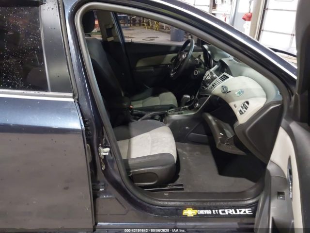 1G1PA5SH3E7473796 Chevrolet Cruze Ls Auto