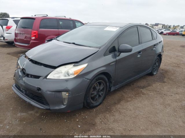 JTDKN3DU2F0423129 Toyota Prius Two