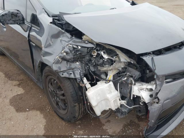 JTDKN3DU2F0423129 Toyota Prius Two