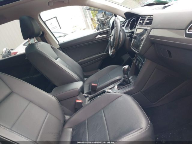 3VV2B7AX5JM164450 Volkswagen Tiguan 2.0t Se/2.0t Sel