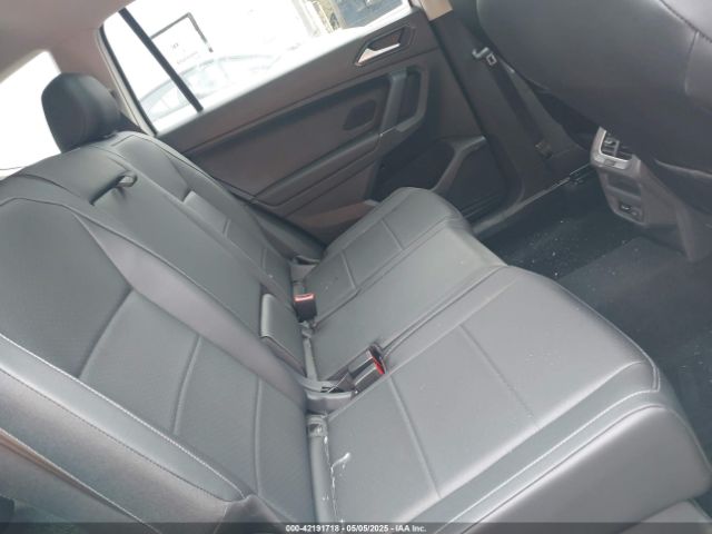 3VV2B7AX5JM164450 Volkswagen Tiguan 2.0t Se/2.0t Sel