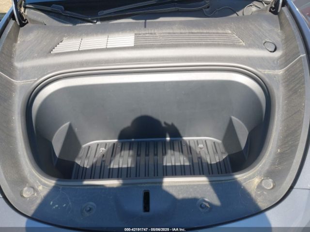 2021 TESLA MODEL Y 5YJYGDEE1MF077350 Photo 9