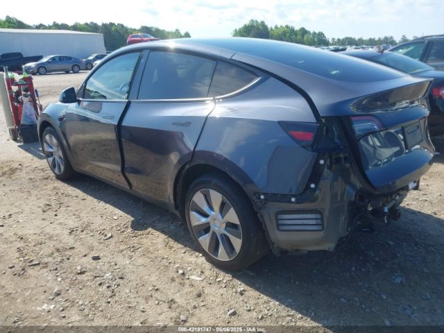 2021 TESLA MODEL Y 5YJYGDEE1MF077350 Photo 2