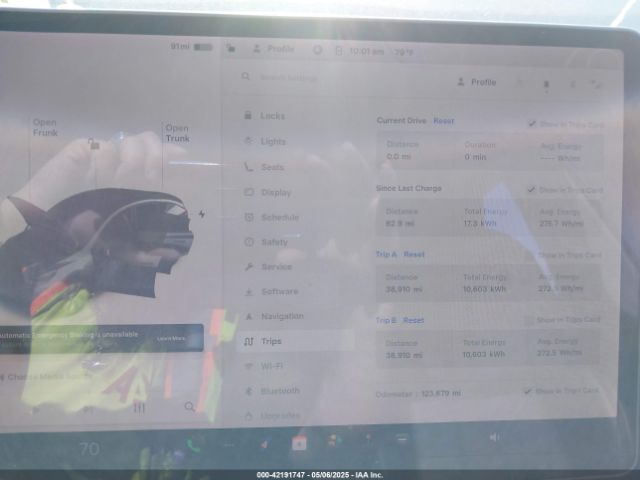 2021 TESLA MODEL Y 5YJYGDEE1MF077350 Photo 6