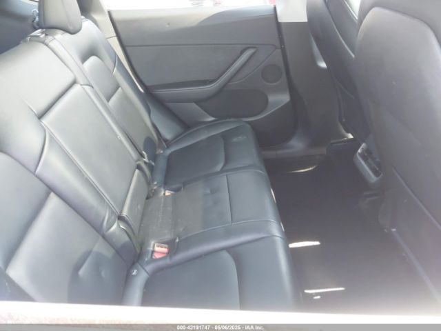 2021 TESLA MODEL Y 5YJYGDEE1MF077350 Photo 7