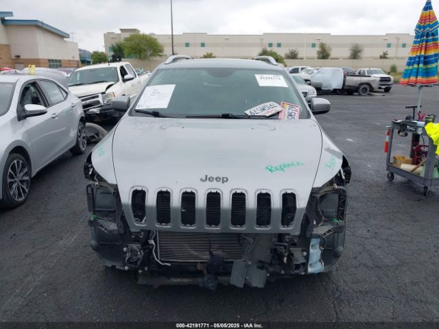 1C4PJLCB2GW168045 Jeep Cherokee Latitude