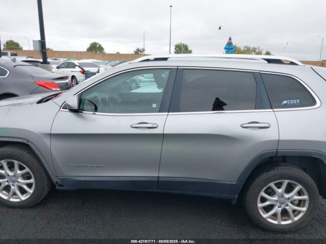 1C4PJLCB2GW168045 Jeep Cherokee Latitude