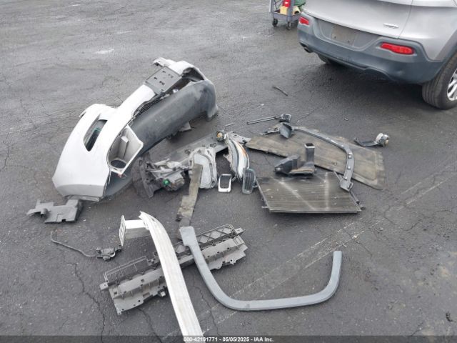 1C4PJLCB2GW168045 Jeep Cherokee Latitude