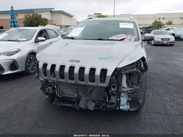 1C4PJLCB2GW168045 Jeep Cherokee Latitude