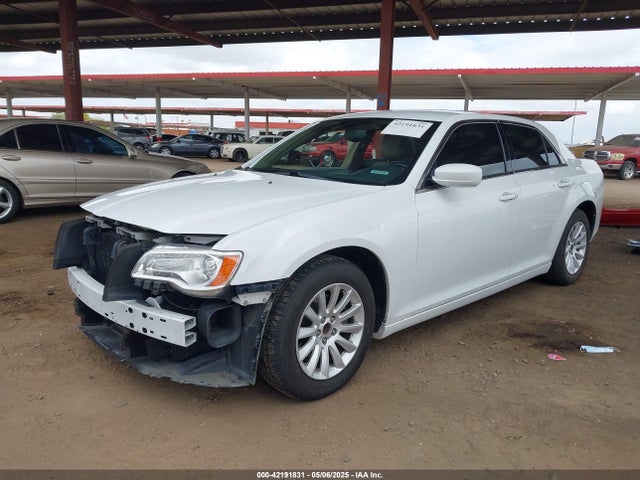 2C3CCAAG3EH380027 Chrysler 300