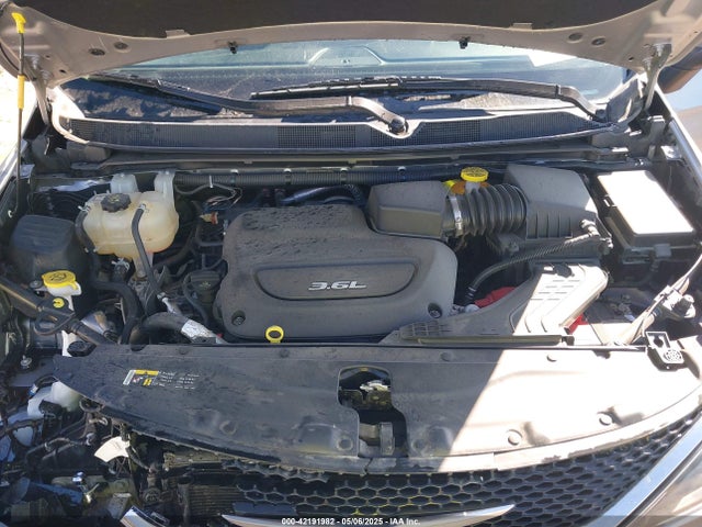 Chrysler Pacifica 2017 2C4RC1DG1HR505722 Image 10
