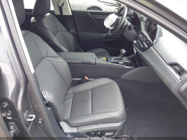 58ADA1C10SU057257 Lexus a25a-fxs