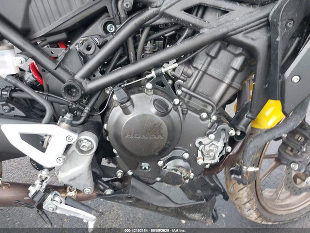 MLHNC5556S5500150 Honda Nc55e-1100001
