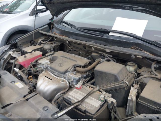 2T3ZFREV0HW385064 Toyota RAV4 LE