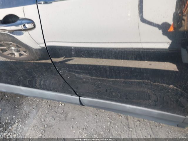 2T3ZFREV0HW385064 Toyota RAV4 LE