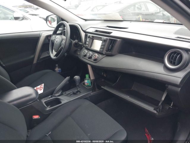 2T3ZFREV0HW385064 Toyota RAV4 LE