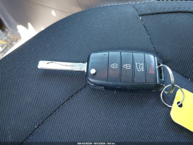 KNDJP3A52J7517918 KIA SOUL +
