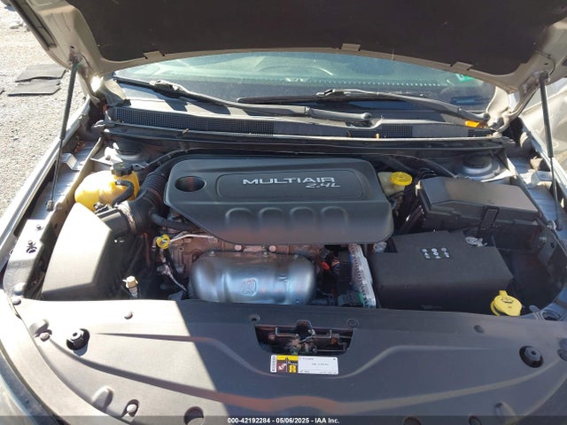 1C3CCCBB0GN144833 Chrysler 200 S