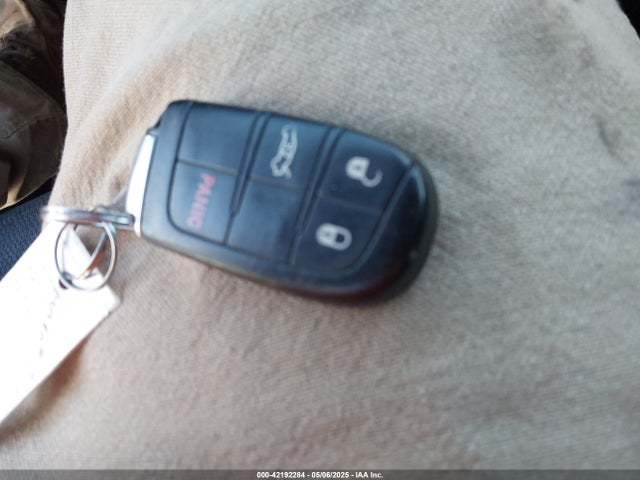 1C3CCCBB0GN144833 Chrysler 200 S