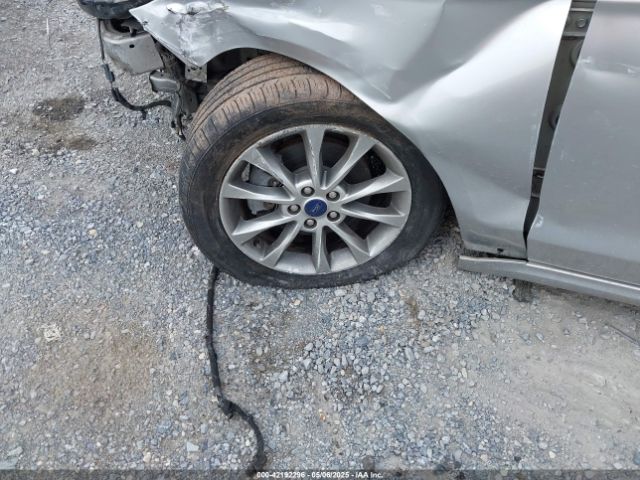 3FA6P0HD8HR126511 Ford FUSION SE