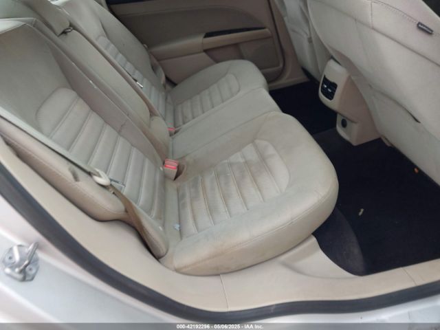 3FA6P0HD8HR126511 Ford FUSION SE