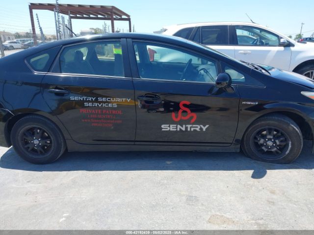 JTDKN3DU2F0471844 Toyota Prius Two