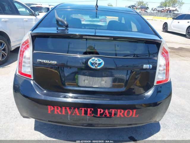 JTDKN3DU2F0471844 Toyota Prius Two