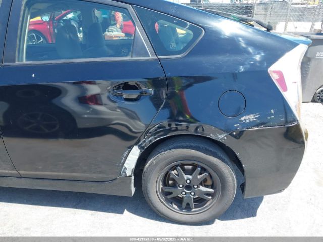 JTDKN3DU2F0471844 Toyota Prius Two