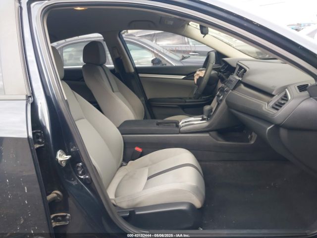 19XFC2F65KE029884 Honda Civic Lx