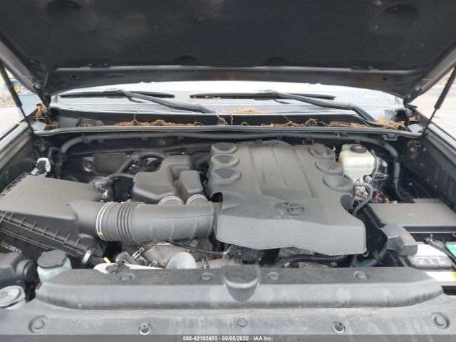 2018 TOYOTA 4RUNNER JTEBU5JR1J5502636 Photo 9