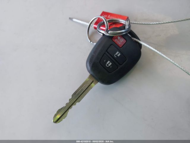JTMZFREV6JJ191286 Toyota RAV4 LE