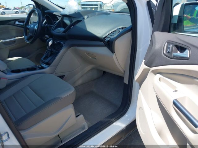 1FMCU0GX2GUA55309 Ford ESCAPE SE