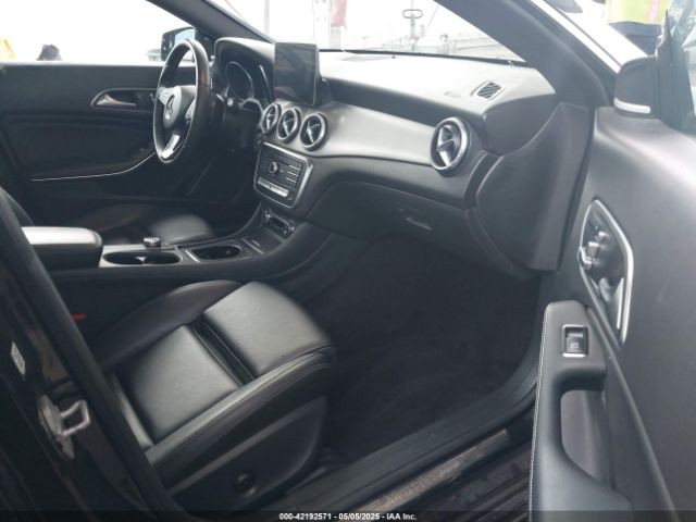 WDDSJ4EB7HN430927 Mercedes-Benz CLA 250