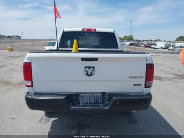 1C6RR7KG1HS820322 RAM 1500 Tradesman  4x4 5'7 Box