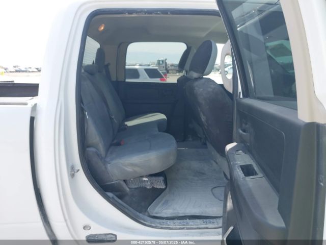 1C6RR7KG1HS820322 RAM 1500 Tradesman  4x4 5'7 Box