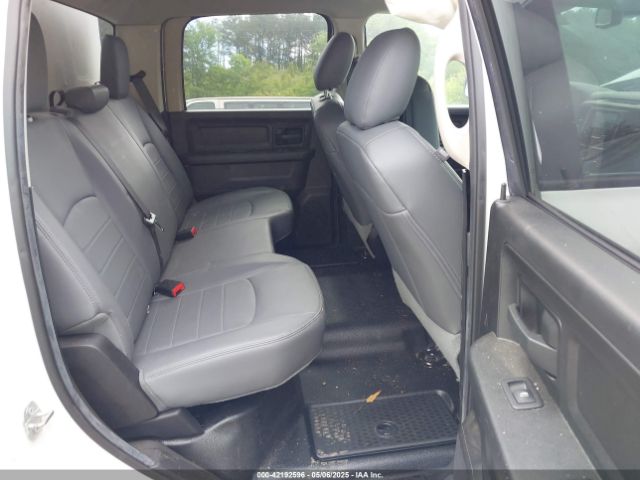 1C6RR6KT7KS600679 RAM 1500 Classic Tradesman  4x2 5'7 Box