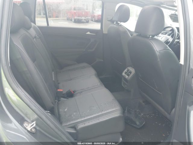 3VV2B7AX6JM131487 Volkswagen Tiguan 2.0t Se/2.0t Sel