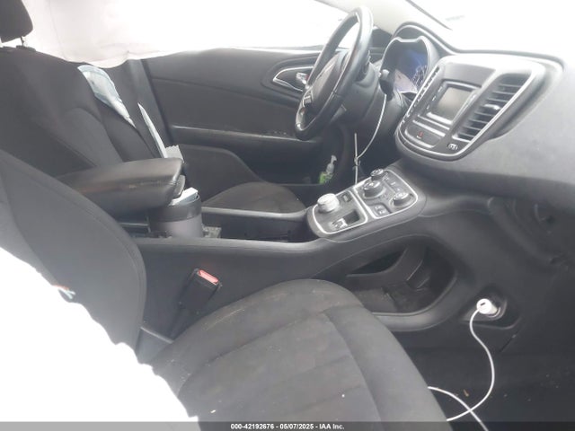 Chrysler 200 Limited 2015 1C3CCCAB8FN719146 Image 5