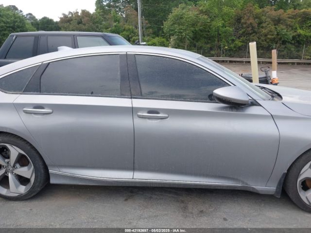 1HGCV1F96JA186439 Honda Accord Touring