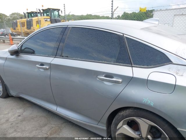 1HGCV1F96JA186439 Honda Accord Touring