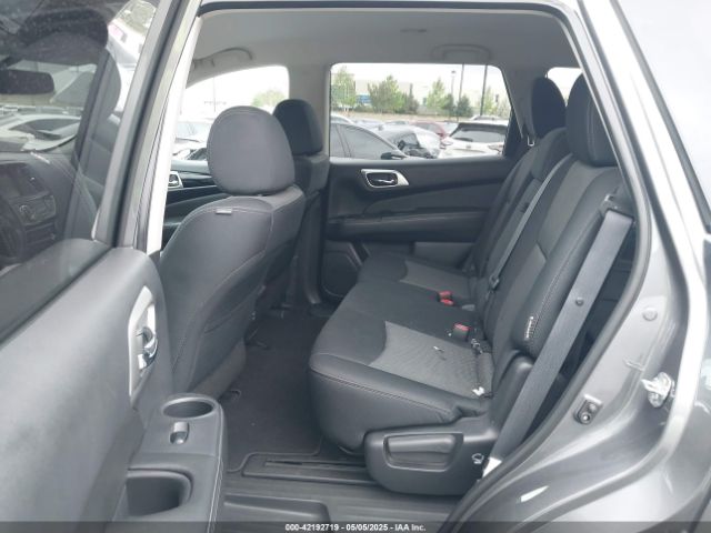 5N1DR2MN2JC621860 Nissan Pathfinder Sv